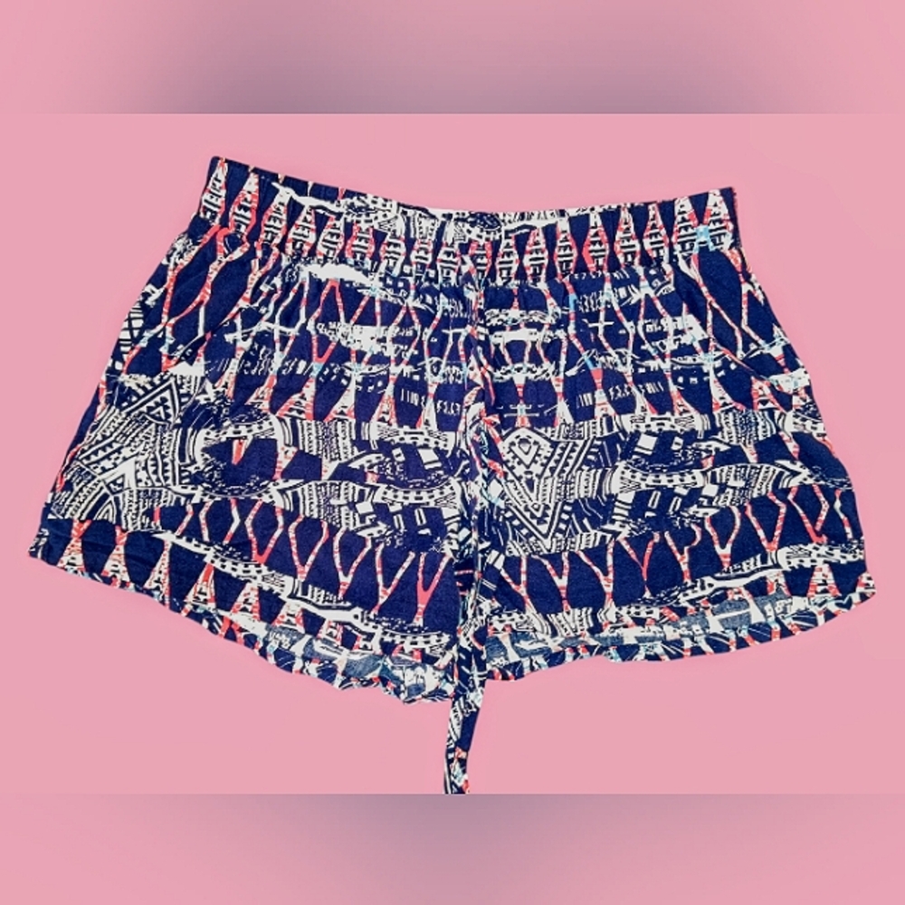 Flowy pattern shorts